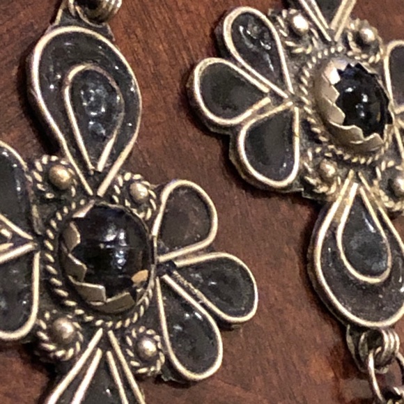 Vintage Black Balinese inspired earrings - Picture 4 of 10